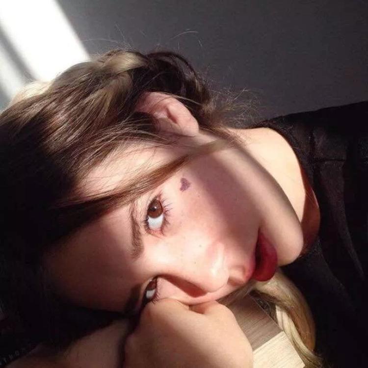 6686体育金牌作者Zoe